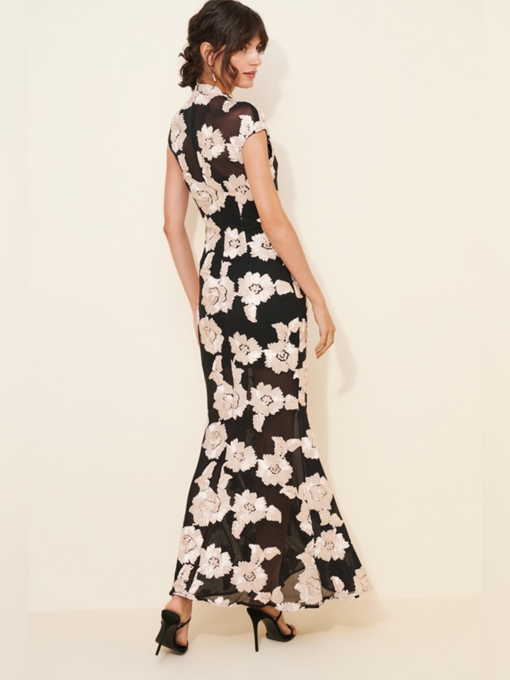 Elliatt Margaux Maxi Gown - Black & White Floral - Picture 2 of 7